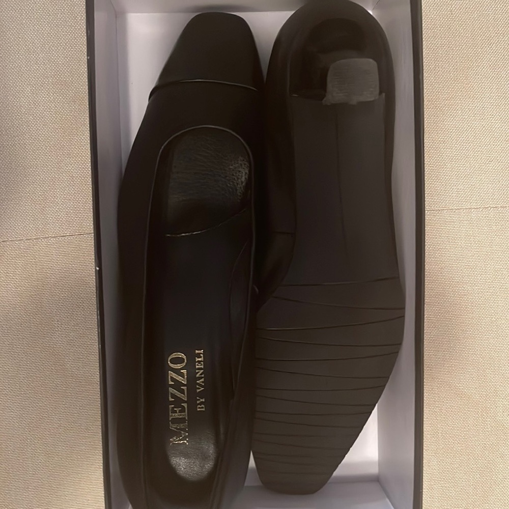 Vaneli Womens Rickie Leather Cap Toe Classic Pumps, Black, size 9.5ww